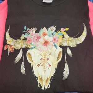 Cow Skull with Horns Black Gildan  T-Shirt Short Sleeve 100% Cotton